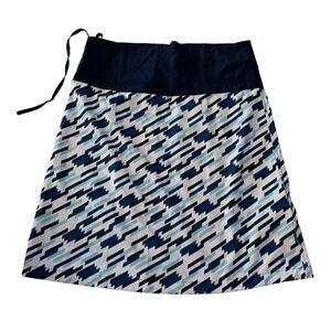 Jack Wolfskin women's size small skirt golf blue white print casual lilly